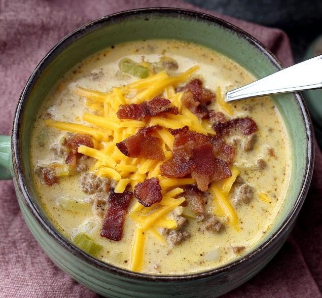 Cheeseburger Bacon Soup Recipe – Easy, Hearty, and Ready in 30 Minutes