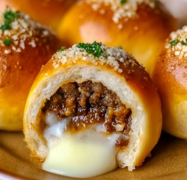 Garlic Parmesan Cheeseburger Bombs: Juicy, Cheesy Magic in 30 Minutes 1 Garlic Parmesan Cheeseburger Bombs