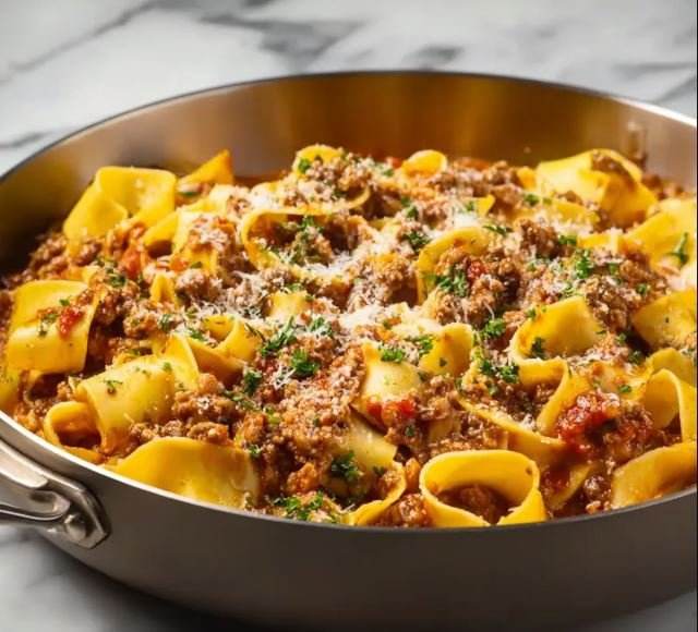 Pappardelle Bolognese
