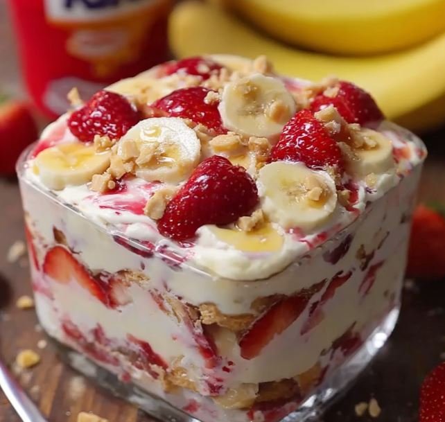 Strawberry Banana Pudding Recipe: Creamy No-Bake Dream Dessert 2 Strawberry Banana Pudding Recipe Creamy