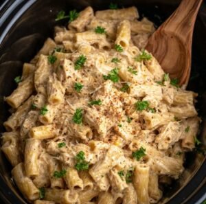 The Creamiest Crockpot Garlic Parmesan Chicken Pasta