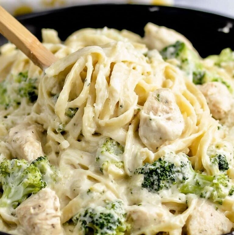 Creamy Chicken Broccoli Alfredo: A Comforting Pasta Delight
