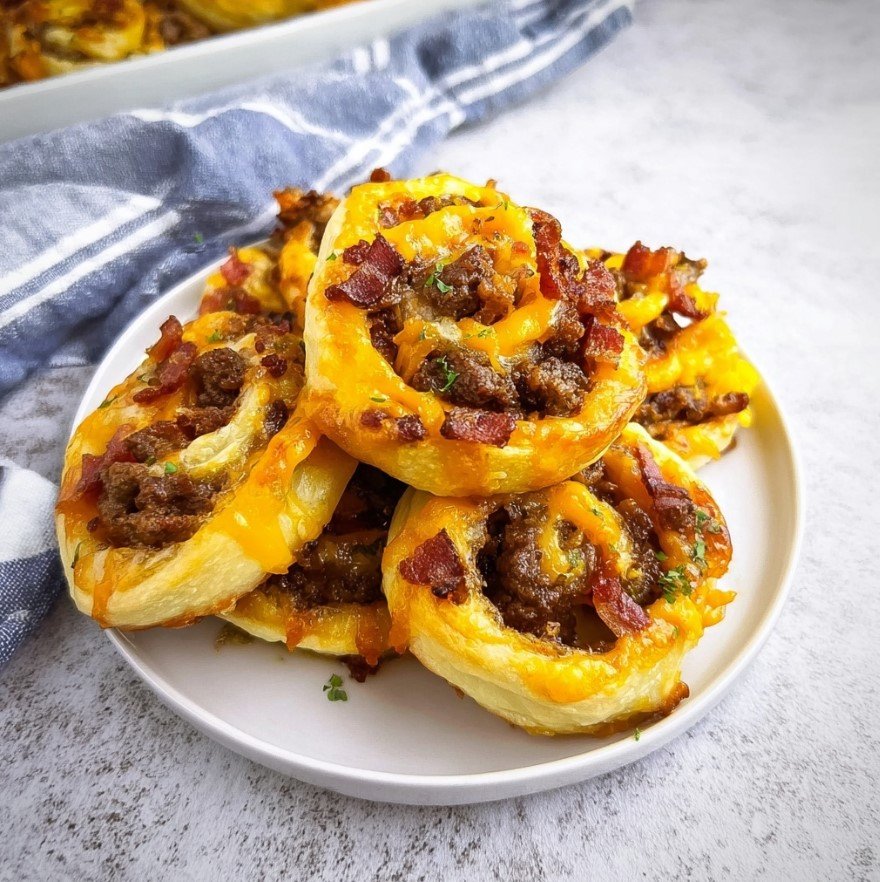 Cheesy Bacon Beef Pinwheels: Homemade Comfort in Every Bite